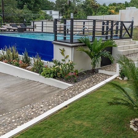 Family Complex Beside Beach W/Pool Montego Bay #1 Esterno foto