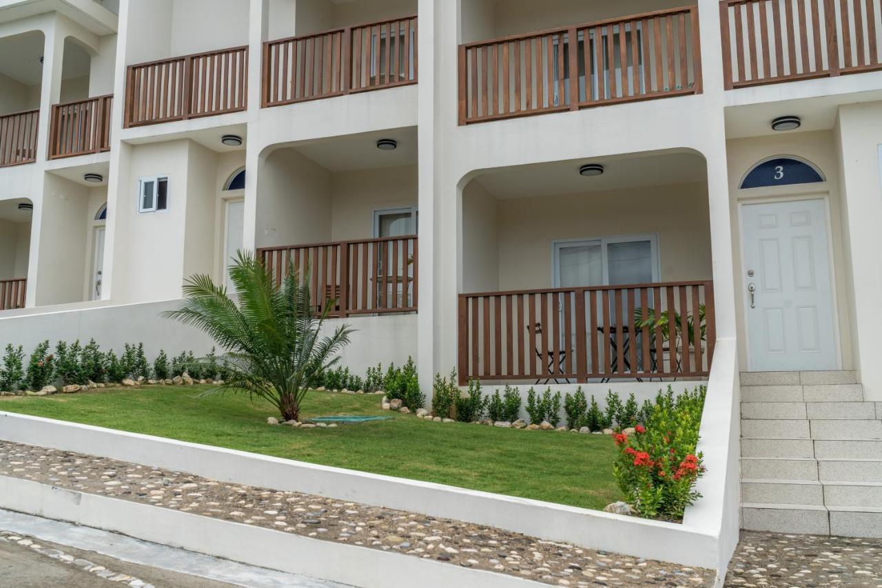 Family Complex Beside Beach W/Pool Montego Bay #1 Esterno foto