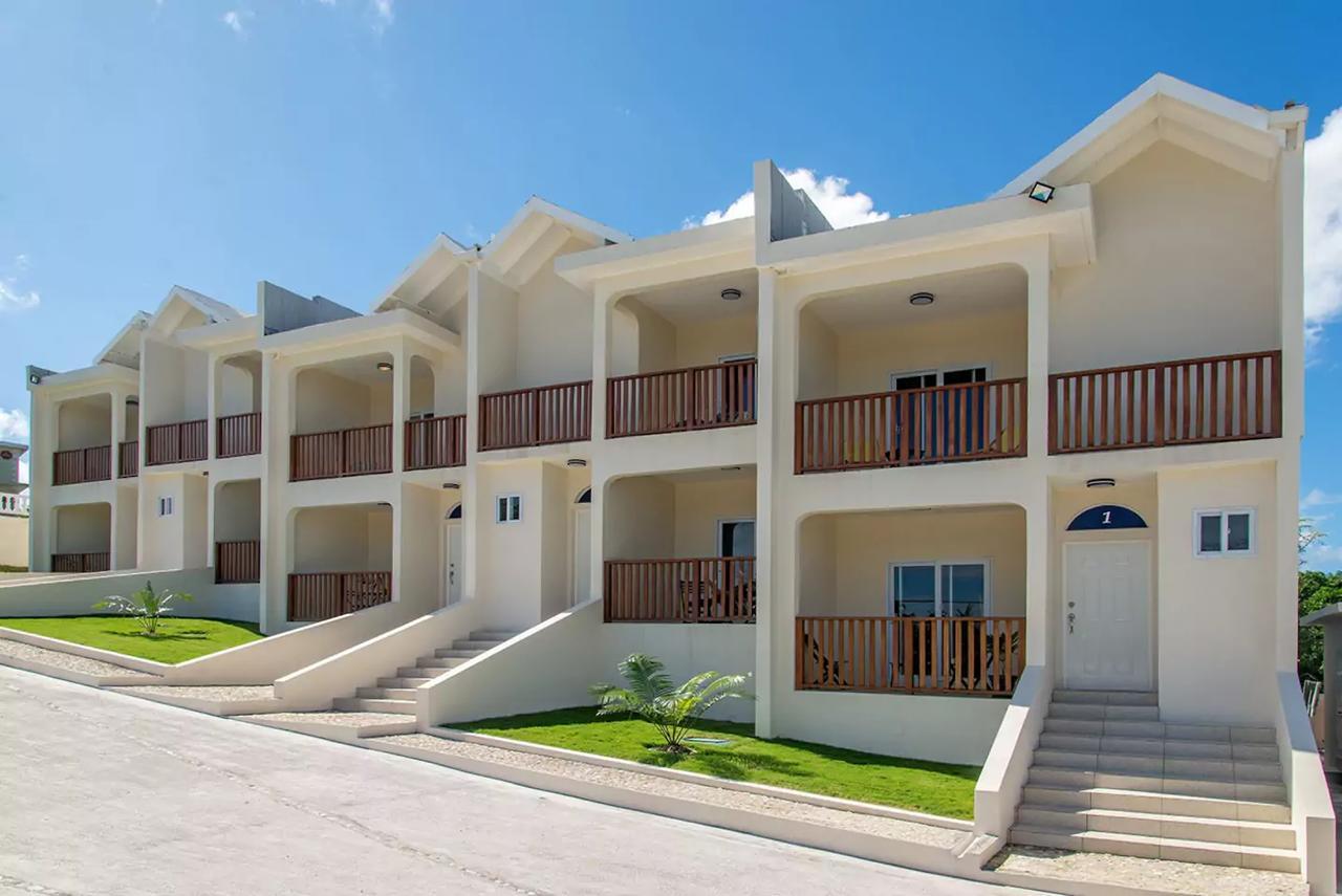 Family Complex Beside Beach W/Pool Montego Bay #1 Esterno foto