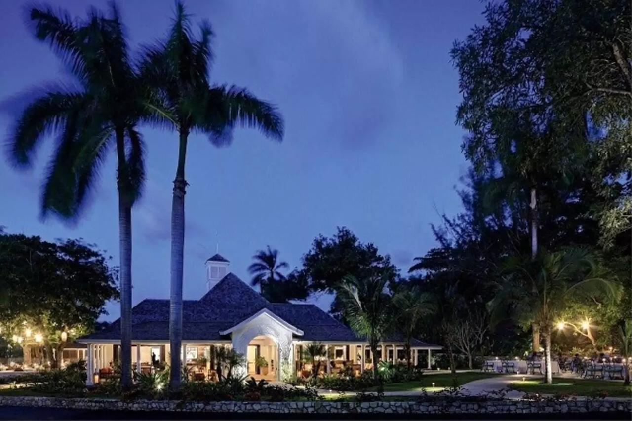 Family Complex Beside Beach W/Pool Montego Bay #1 Esterno foto